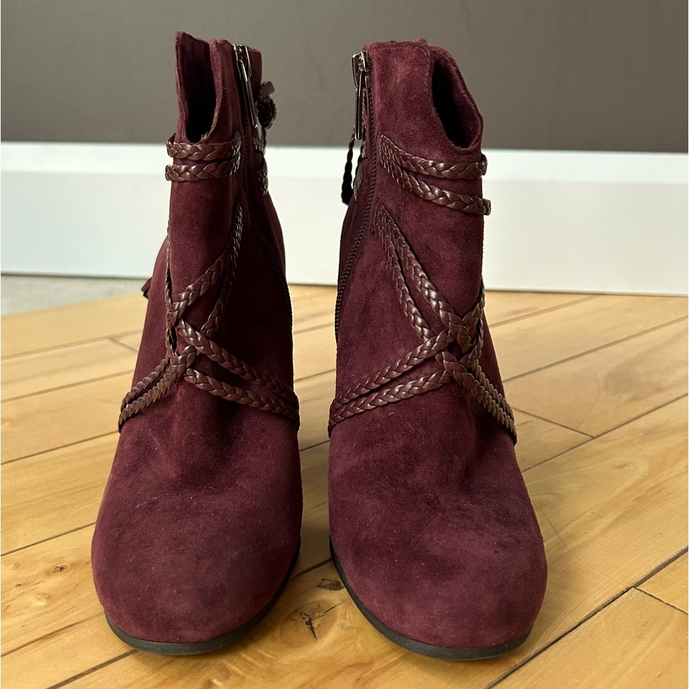 Vince Camuto Booties in excellent condition